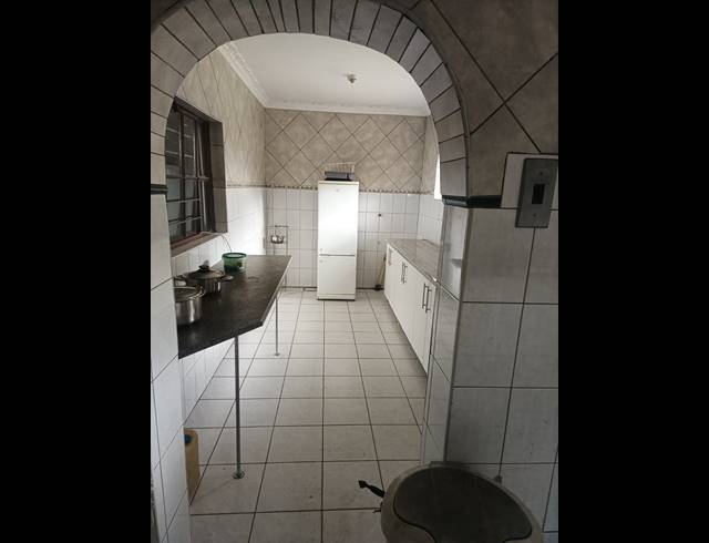 3 BEDROOM HOUSE FOR SALE IN BIRCHLEIGH NORTH